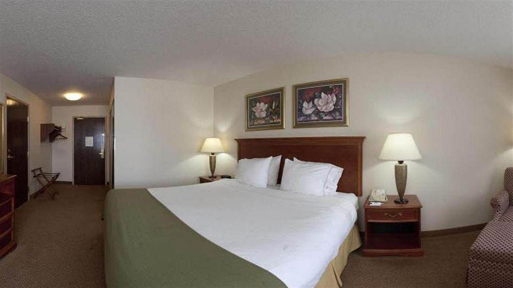 Holiday Inn Express Marshall, An Ihg Hotel Ngoại thất bức ảnh