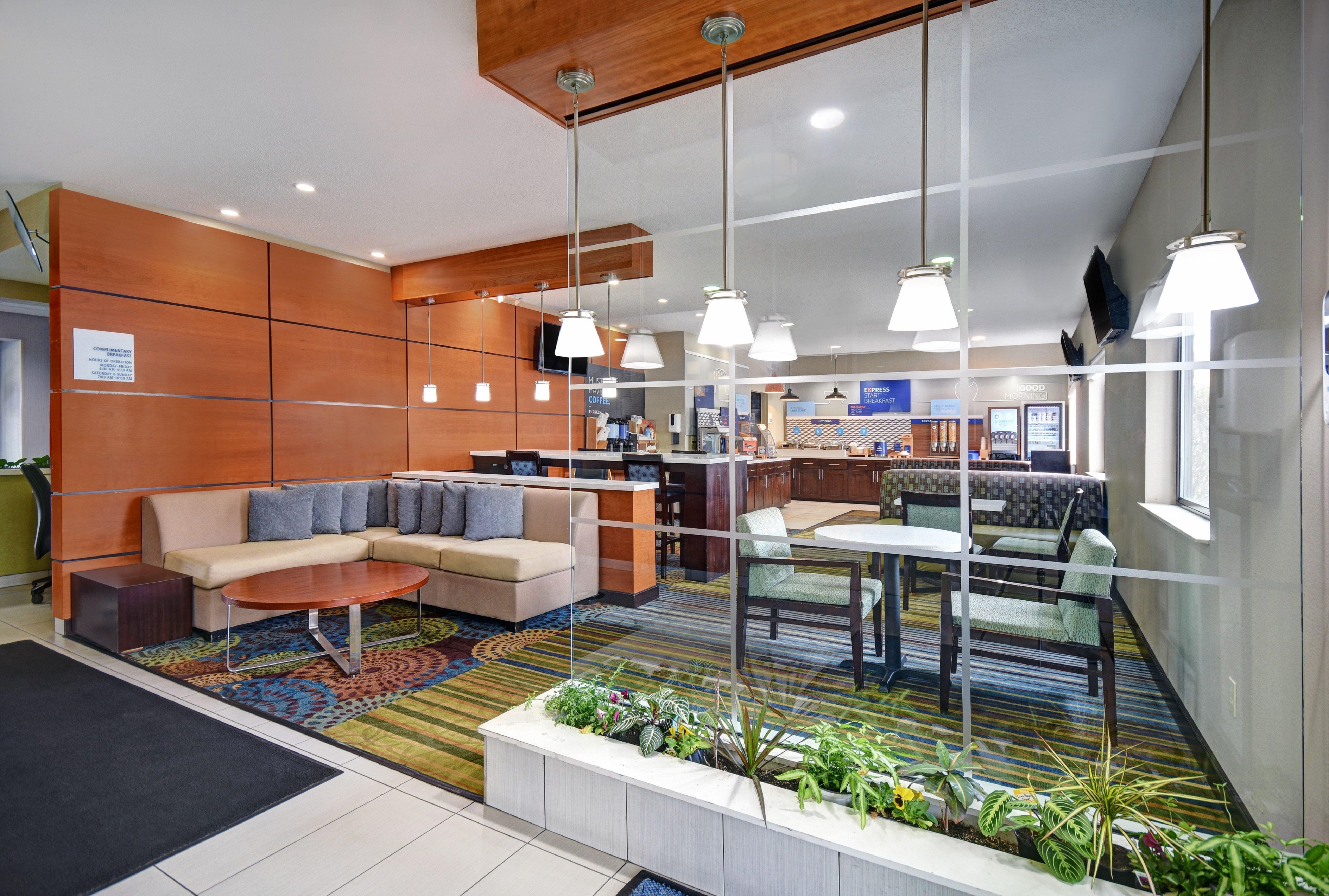 Holiday Inn Express Marshall, An Ihg Hotel Ngoại thất bức ảnh