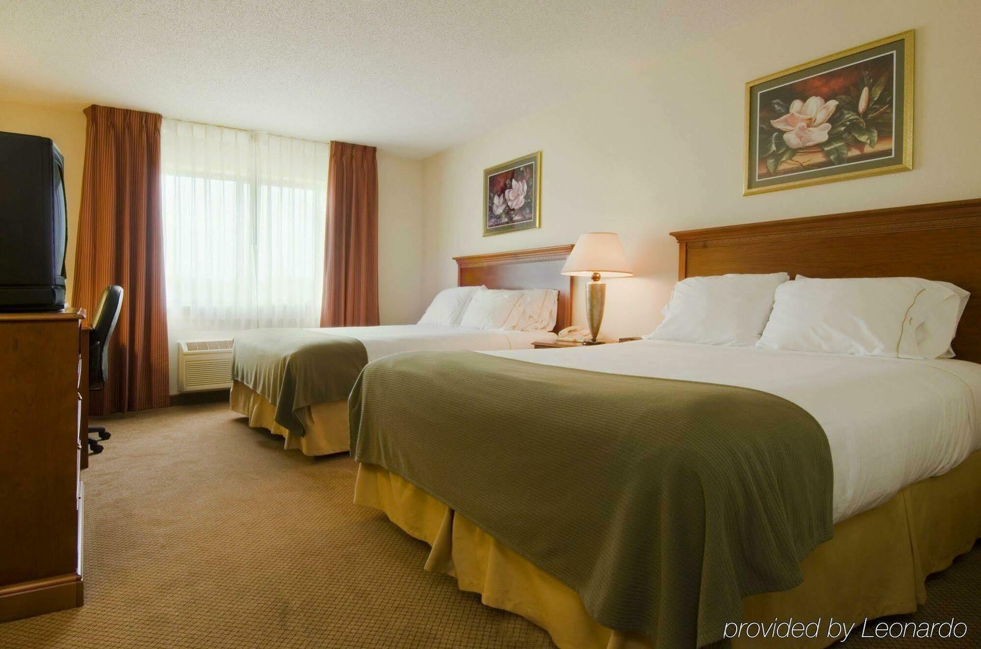 Holiday Inn Express Marshall, An Ihg Hotel Ngoại thất bức ảnh